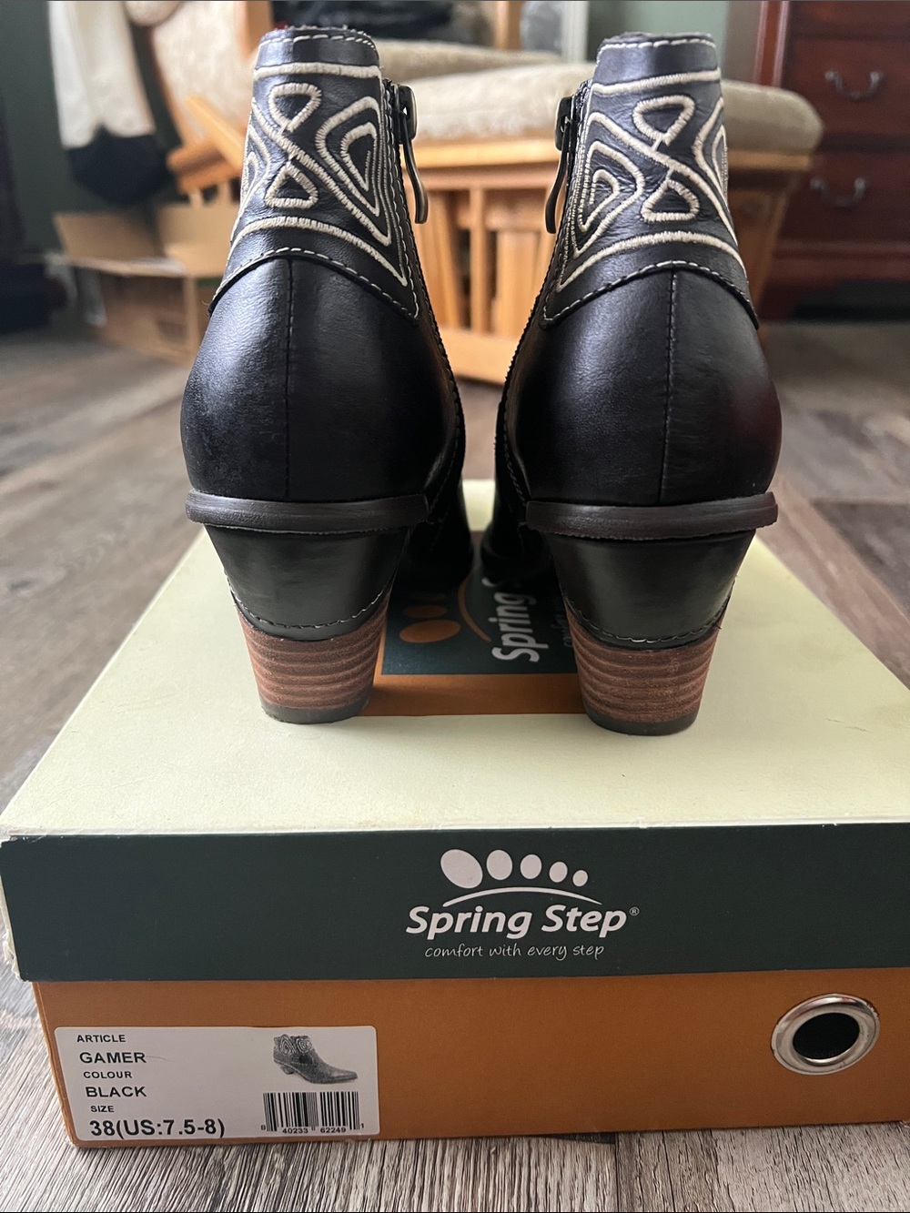 Spring Step Black Leather Pointed Ankle Booties with Contrast Stitching - Picture 3 of 4